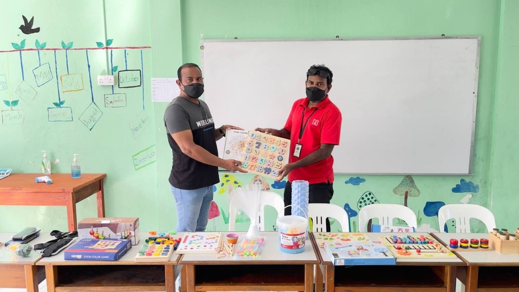 BML inn 9 School ehgge SEN class ah beynunvaa thakethi hadhiyaa koffi