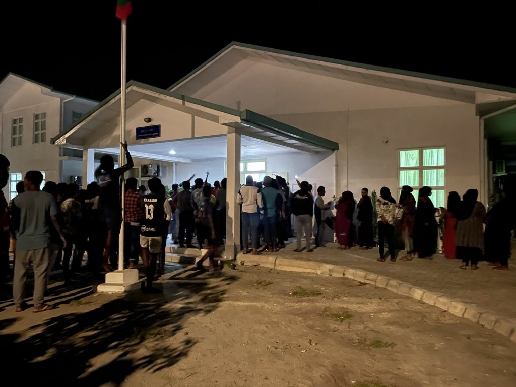 Dhuvaafarugai huri hamaekani doctor qurantine gai, covid ge hatharu vana maraaeku rashugai muzaaharaa!