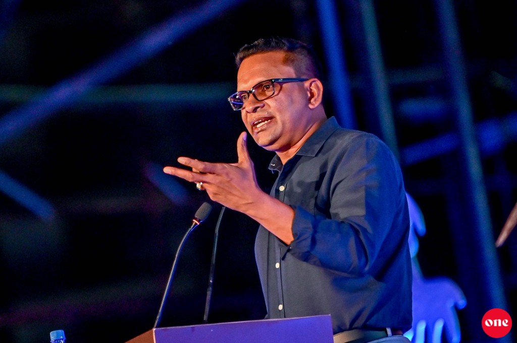 Kureege Raees innah aburuverikamaa eku ulheven jeheyne, emeehunge fahathun dhuvegen nuvaane: Nazim