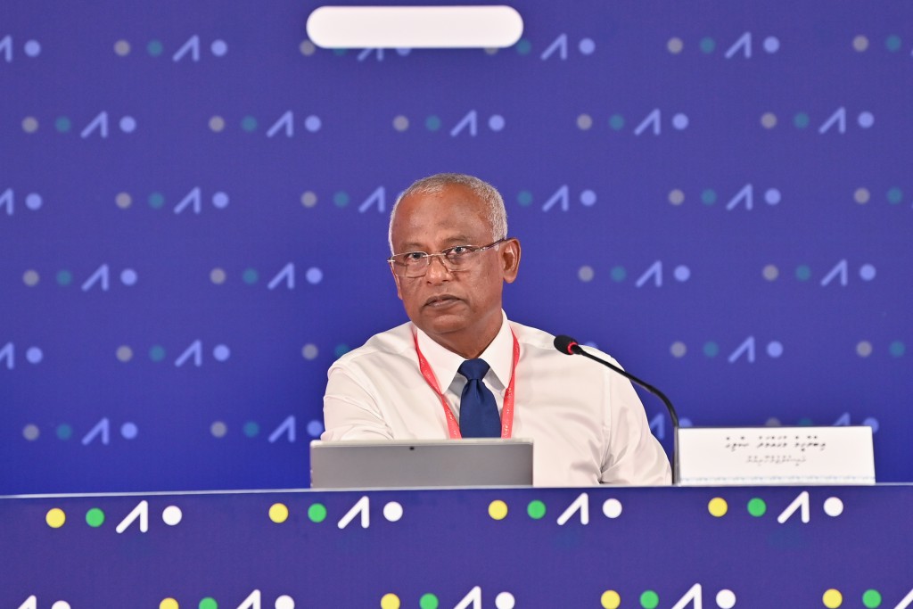 Gang akun fuluhun ah hamalaa dhin sababu Raees vidhaalhuve dhevaifi