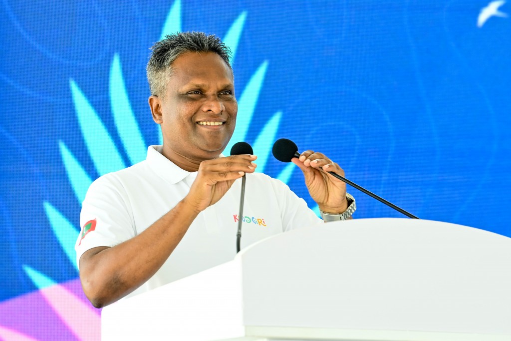 Jazeeraa rahvehikamuge tharahgeegai Raees Solih hifehettumakee impossible kameh: Azim
