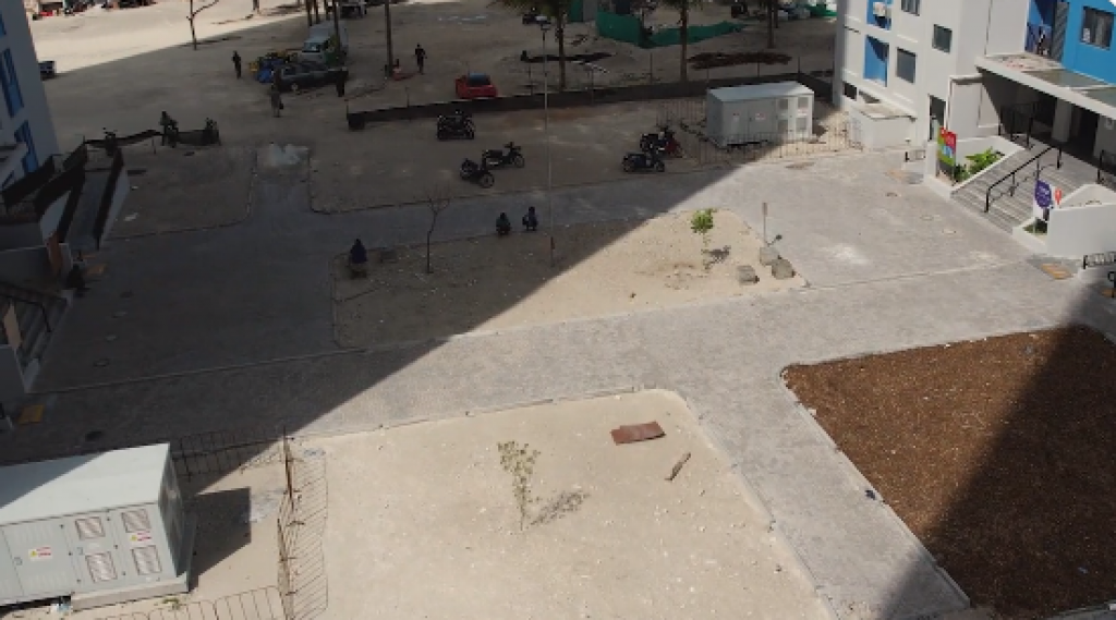 Hiya courtyard gai indhaafai huri gasthah nagan angaifi