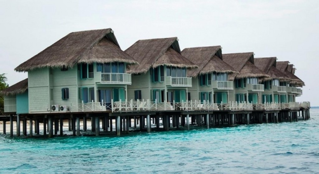Alidhoo insurance claim mahsalaigai 115 million dollar hoadhan Yacht Tours in  Allied govaigen court ah