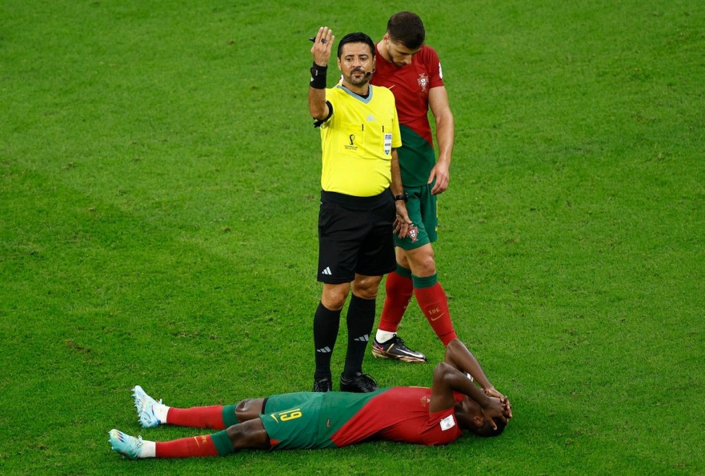 Mendes ah aniyaave World Cup nimijje, Ben White aailee kamehgai camp dhookollaifi!