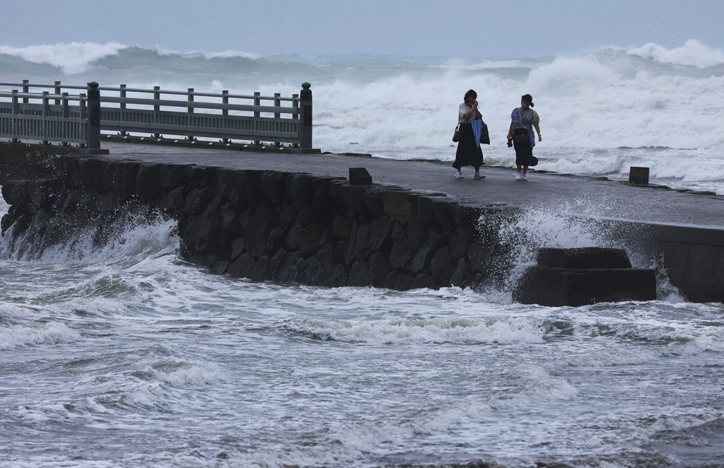 Typhoon Nanmadol batters Japan with record rain, killing one