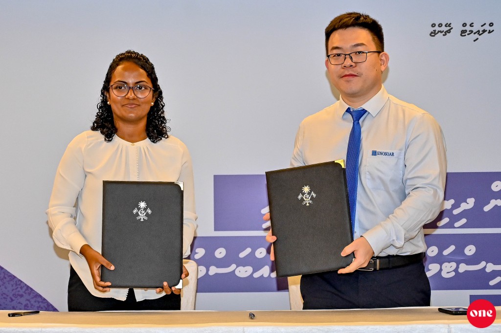 ONE Photo: 26 rashehge Solar PV Hybrid system gaaimukurumah China ge kunfunyakaa havaalu kurun