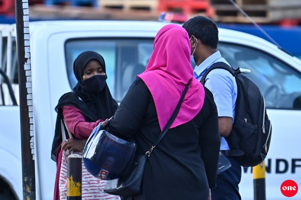 Capital City ge ehen manzareh: Foruvifai huri 