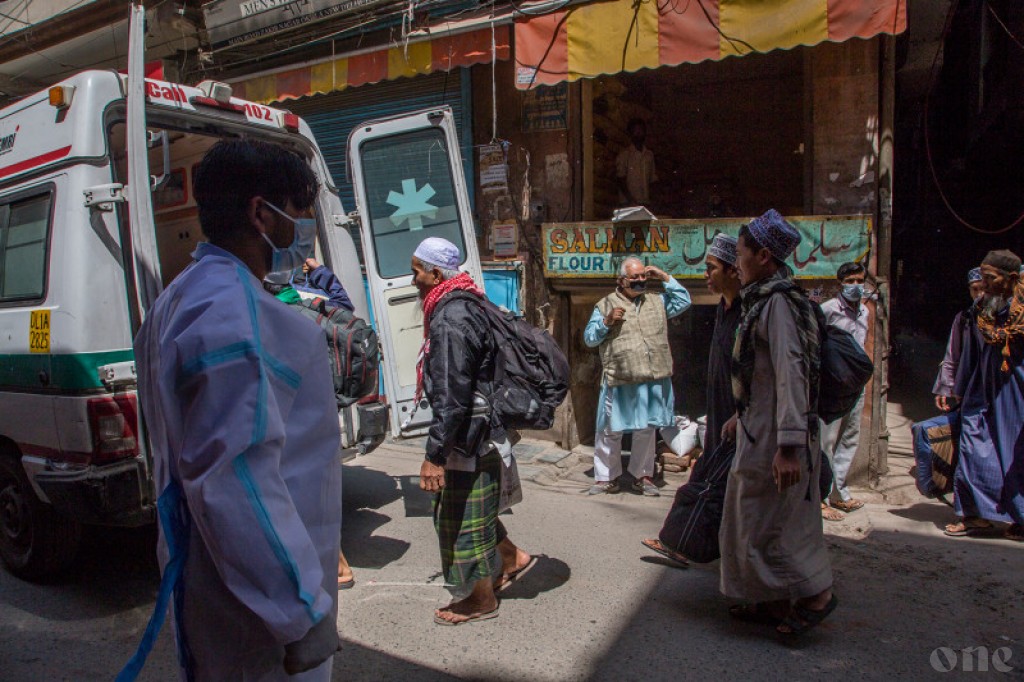 India considers narrowing lockdown to coronavirus hotspots