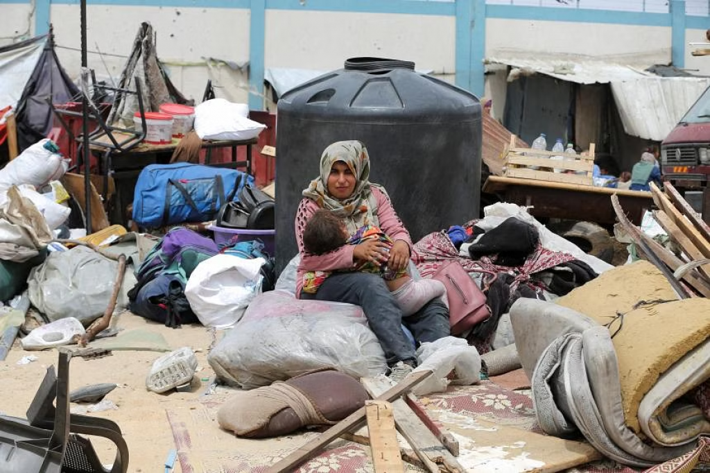Israel seizes Gaza's entire border with Egypt, presses with raids into Rafah