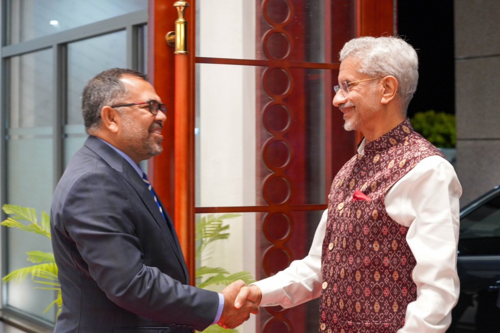 India ge ehee thakuge ran'galhu natheejaa kuriah oiy dhethin dhuvahuge thereygai fehnaane: Jaishankar