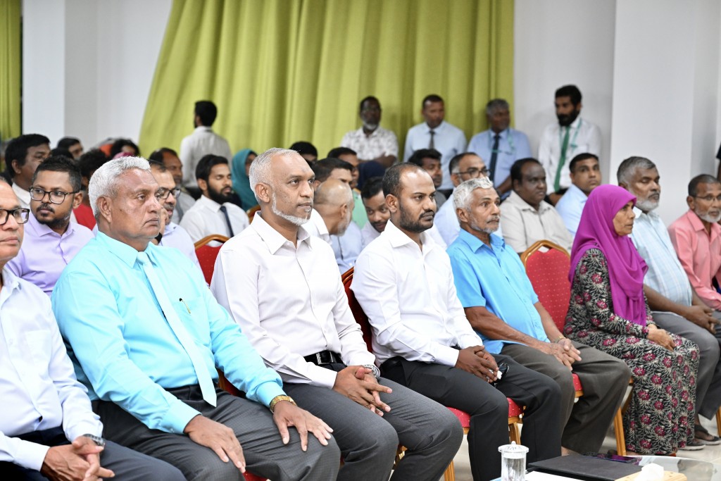 Dhunfathun tax bodukuree rayyithun salaamaiykuran, vaki bayakah faidhaa hoadhaidheykah noon: Raees