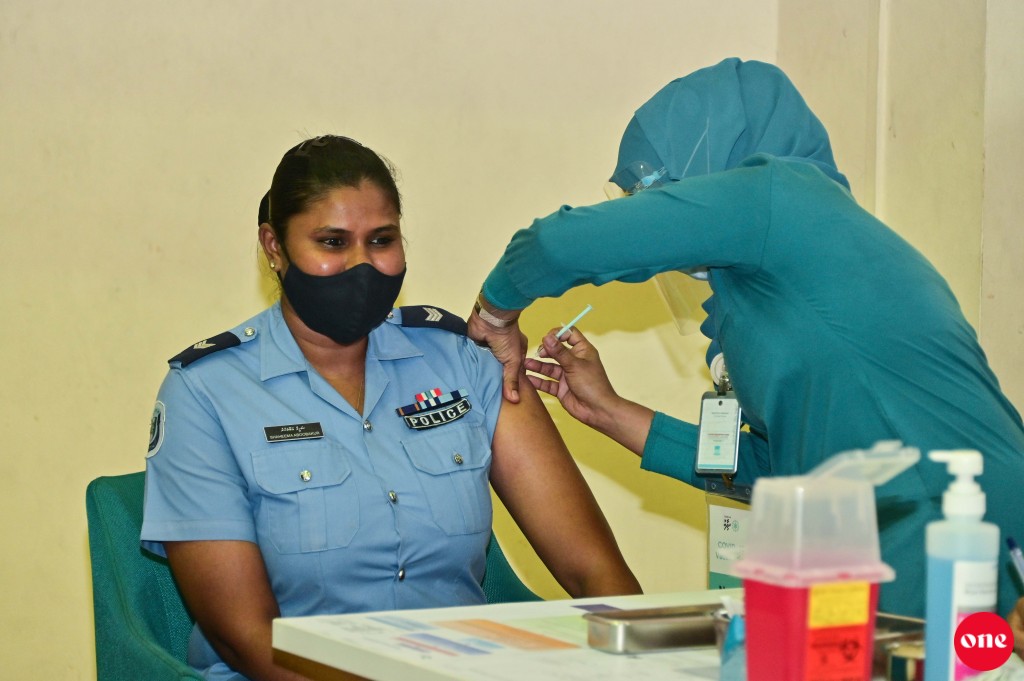 Fuluhunge therein 50 percent meehunah covid vaccine dheefi