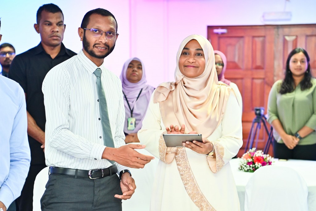 Aamdhanee hoadhumah kan'balun kuraa masahkathah baaru dhinumah haassa logo eh