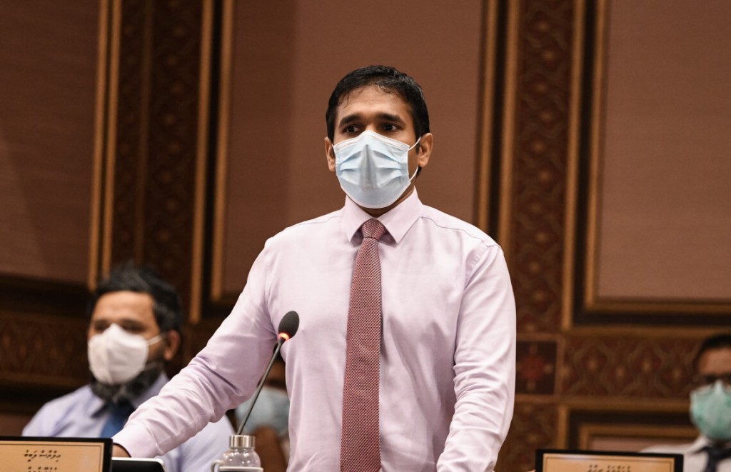 Raees Nasheed avaharaara kohllan raavaa kamuge mauloomaathu defense minister ah dhinin, fuluhah angaakah nubuney: Ilyas