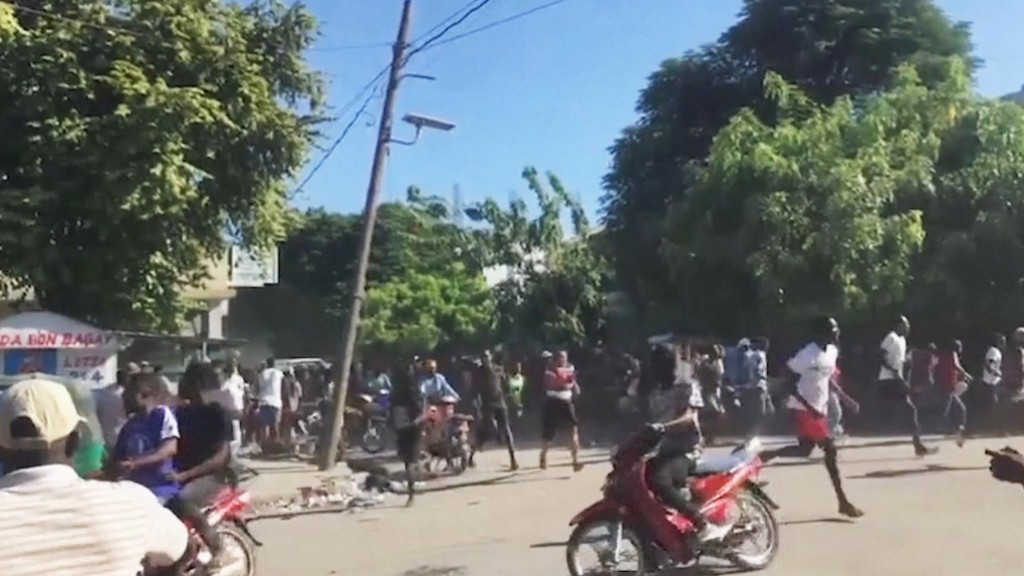 Gang hamalaa ehggai Haiti in 70 meehun maruvehjje