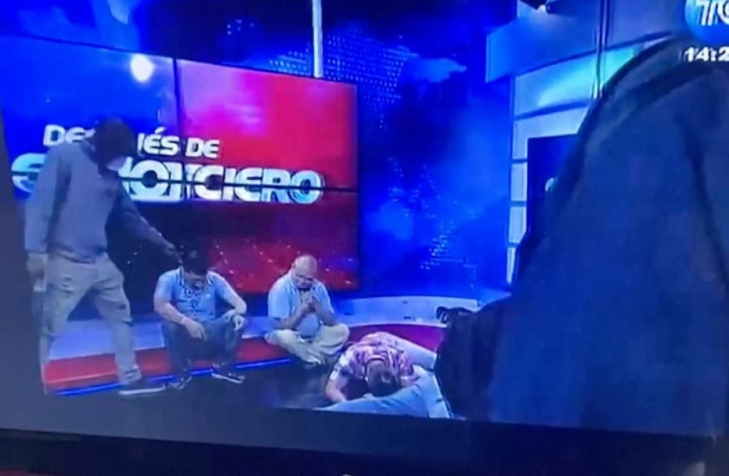 Ecuador gai hathiyaaru elhi bayaku vadhe TV station eh hisoarukohffi
