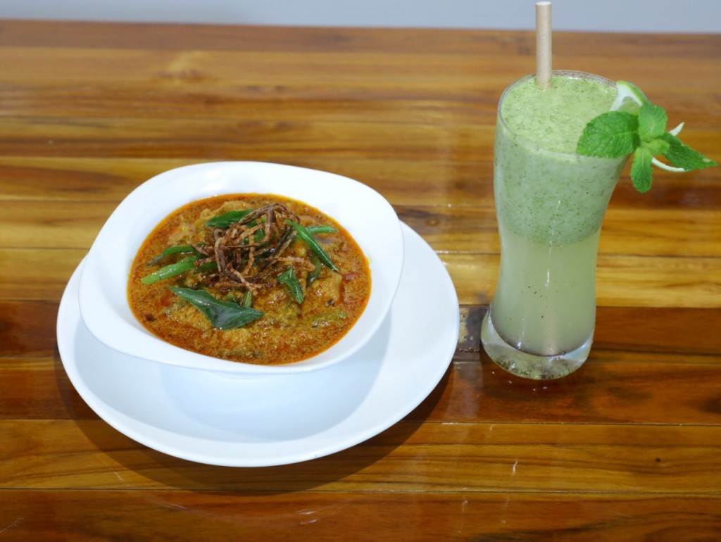 One Kitchen: Maldivian Tuna Curry Recipe