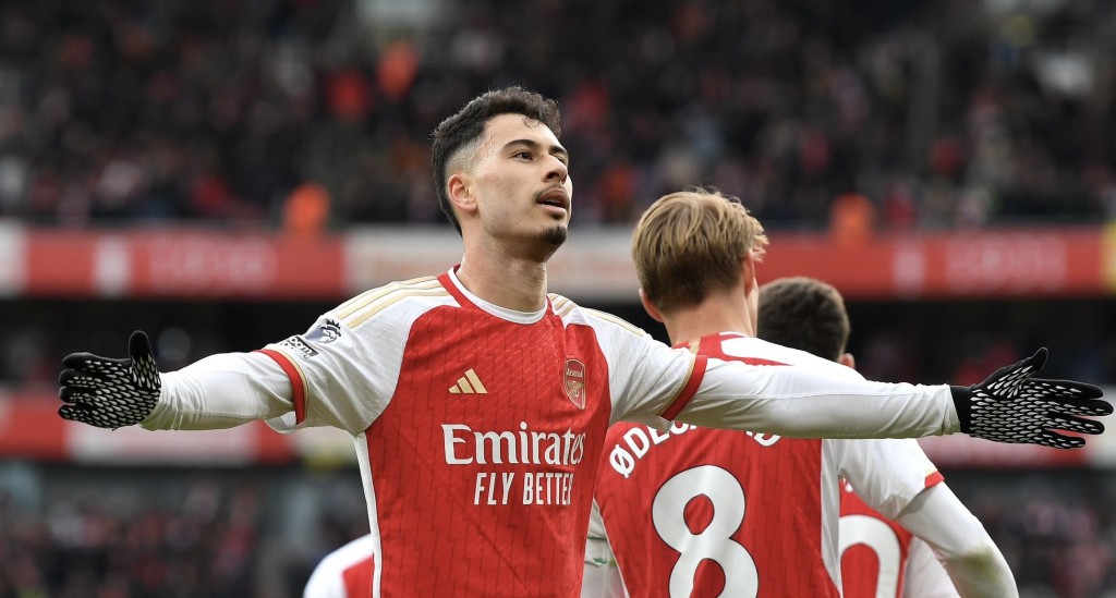 Bodu molhakaa eku Arsenal thasheege race ah