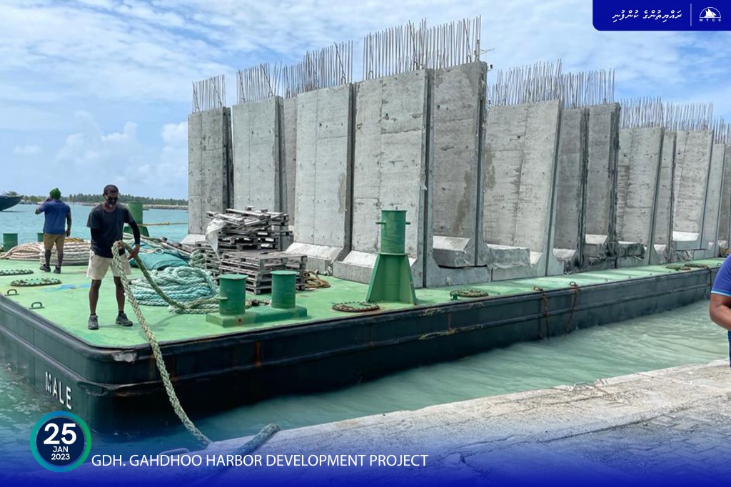 Gahdhoo bandharuge ehgamu thoshilumah beynunvaa concrete galuge furathama shipment gengosfi
