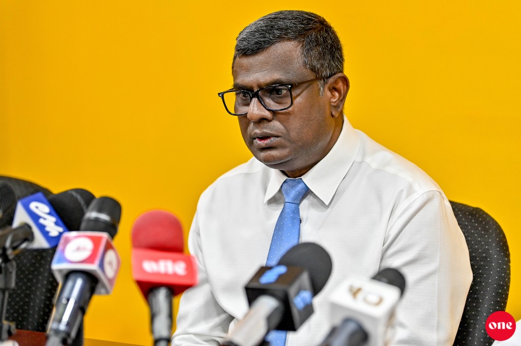 Caandidate aa dhekolhah Nasheed nunikunnavaane, nukumejje nama fiyavalhu alhaanan: Iburey