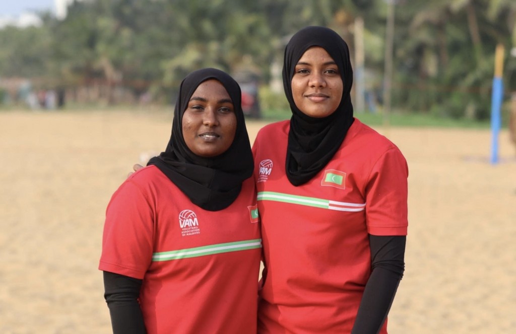 Naazima aai Rudhaina ge pair semi ah