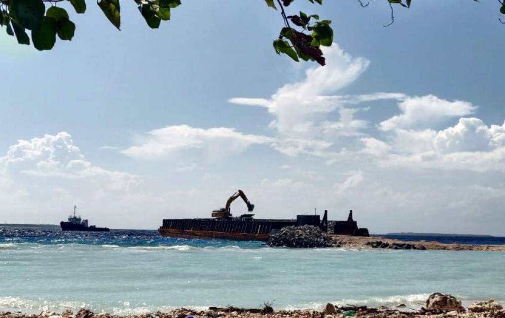 Lhaimagu bandharah ithuru kurevey sarahaddhu fun kurumuge bodu bai nimijje
