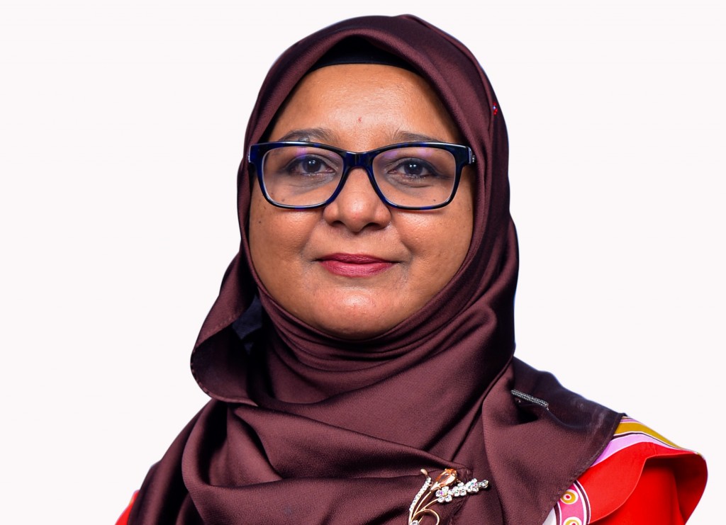 Anhenunnah kuraa geveshi aniyaa aa dhekolhah ihunahvure gina masahakkaiy thakeh kuran jehey: Shabeena