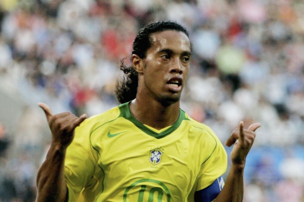 Soneva Jani gai Ronaldinho ge football camp eh