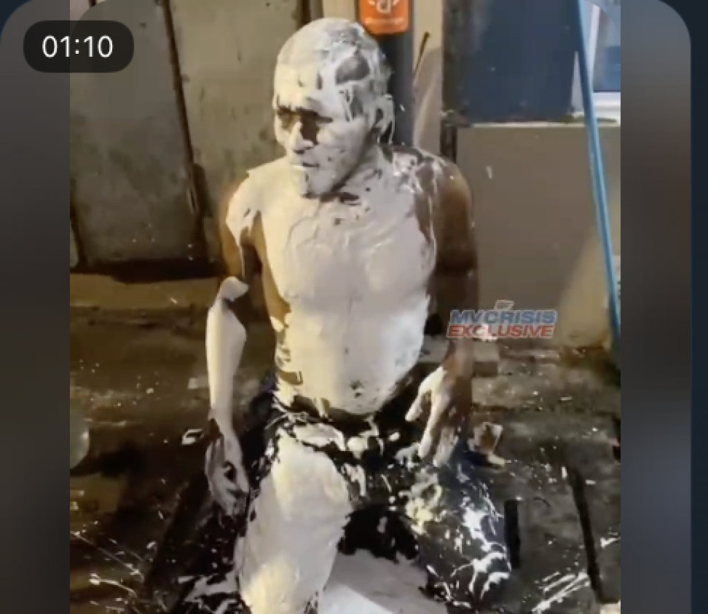 Vakkan kuri kamah thuhumathuvaa meehaa aai eynaage gayah dhavaadhu jehi meehun hoadhanee