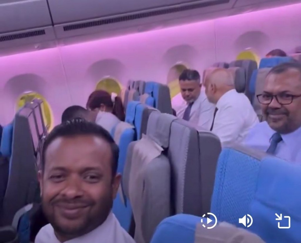 Raees ge China dhathurufulhugai ministerun vadaigenenevee economy class gai