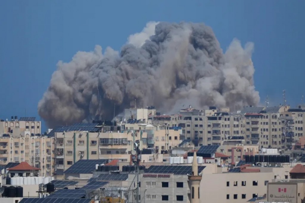 Gaza ah ehee vaan Red Crescent in fund eh hulhuvaalaifi