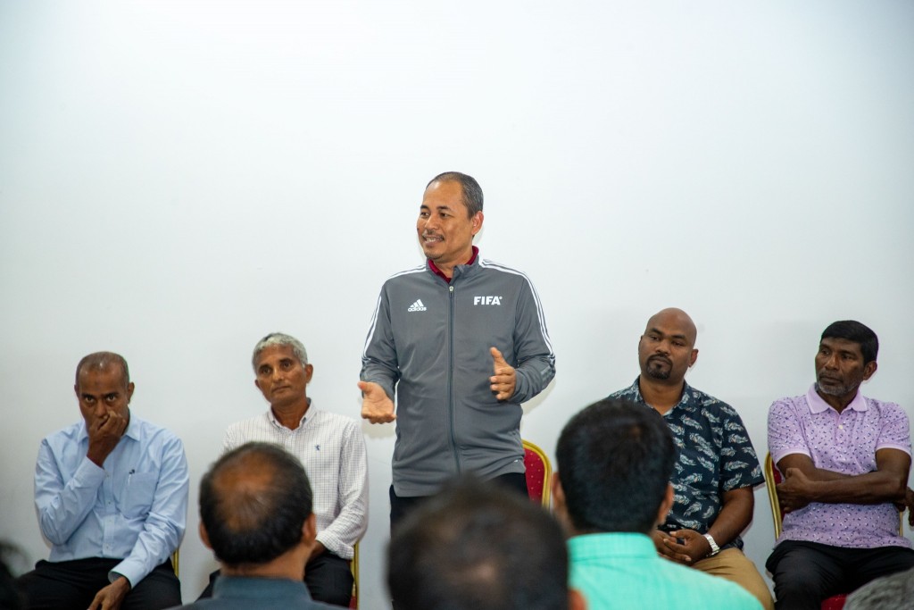 Golden Futsal Association in referee innah ranuge furusatheh: Visnun thaazaa vaane thajuribaa eh