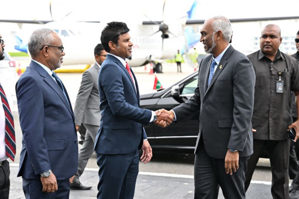 Raees Dr. Muiz Raahjje vadaigenfi