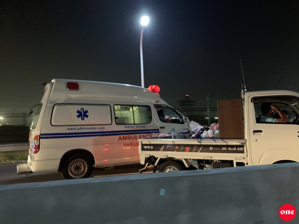 Highway gai dhe accident, ambulance akahves gehllunthakeh