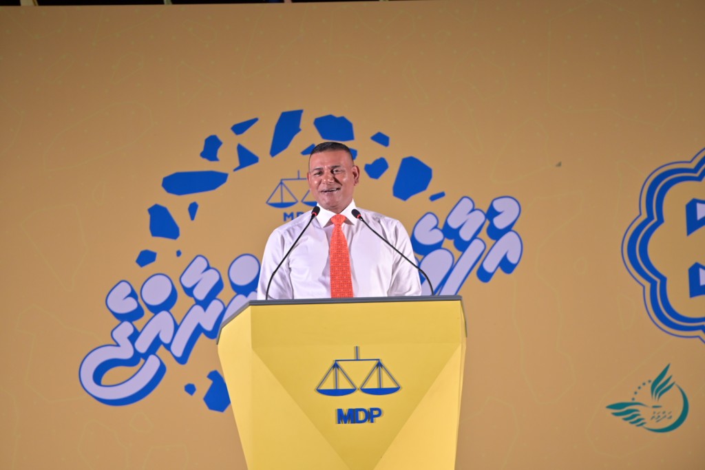 Dharanyakee arani, dhuniyeyge baazaarugai Raees ah faisaa nudheyne meehaku nuhunnaane: Siyam