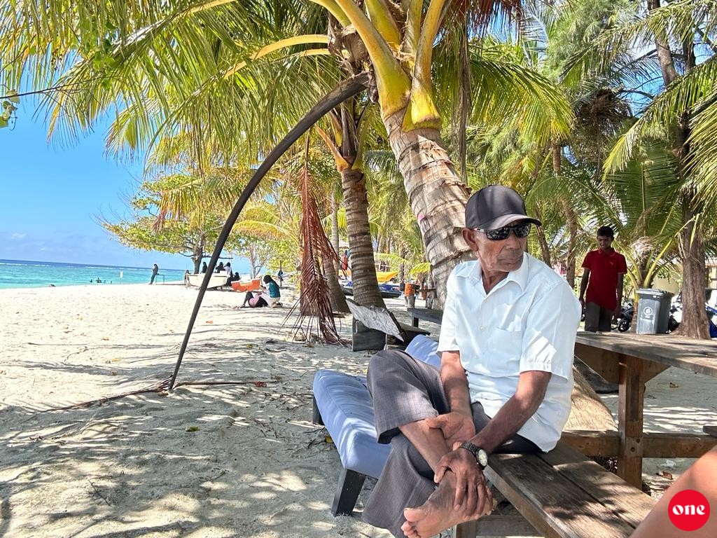Water Sports viyafaariah take away ge huhddha dheefi, beach hihffaseyha thanehgge gothugai baahvvan Urbanco inn edhey