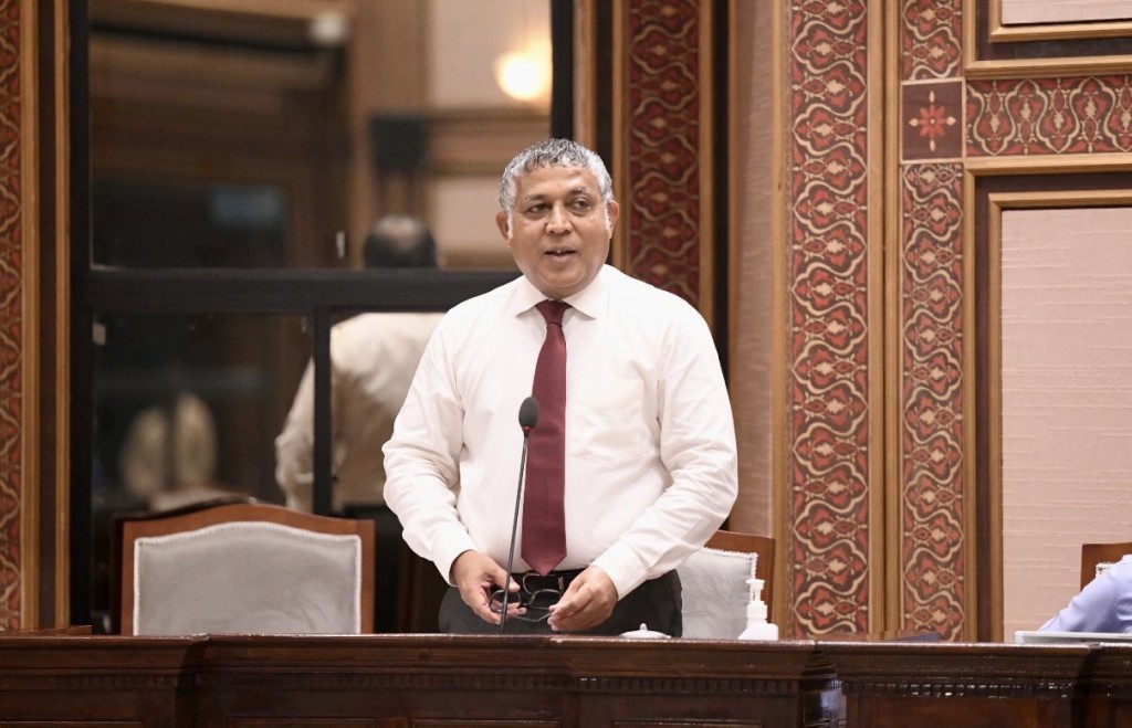 Hulhumale inn dhookuraa 1000 goacchaai Gulhifalhaai Giraavaru falhun dhookuraa 4000 goatheege mauloomaathu Majilis ah dhevvaifi