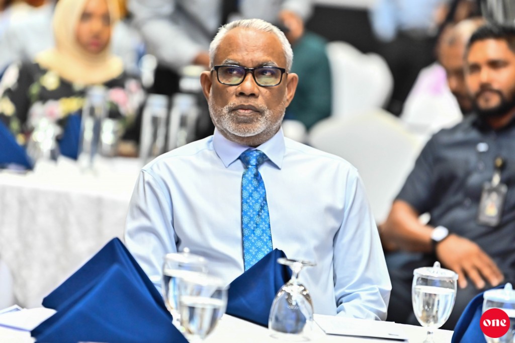 Hatharu veringe sarukaaru thajuribaa kohfin, enme faseyhaee Raees Muizzu aaeku masahkaiy kuran: Abdul Raheem