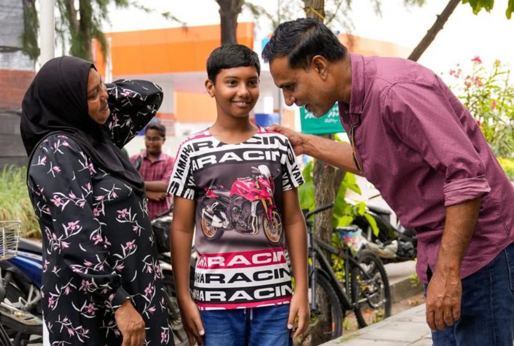 Doctor Shamheed akee Hulhumale' dhekunu dhaairaa ge 1 vana candidate, candidate number akee ves 1