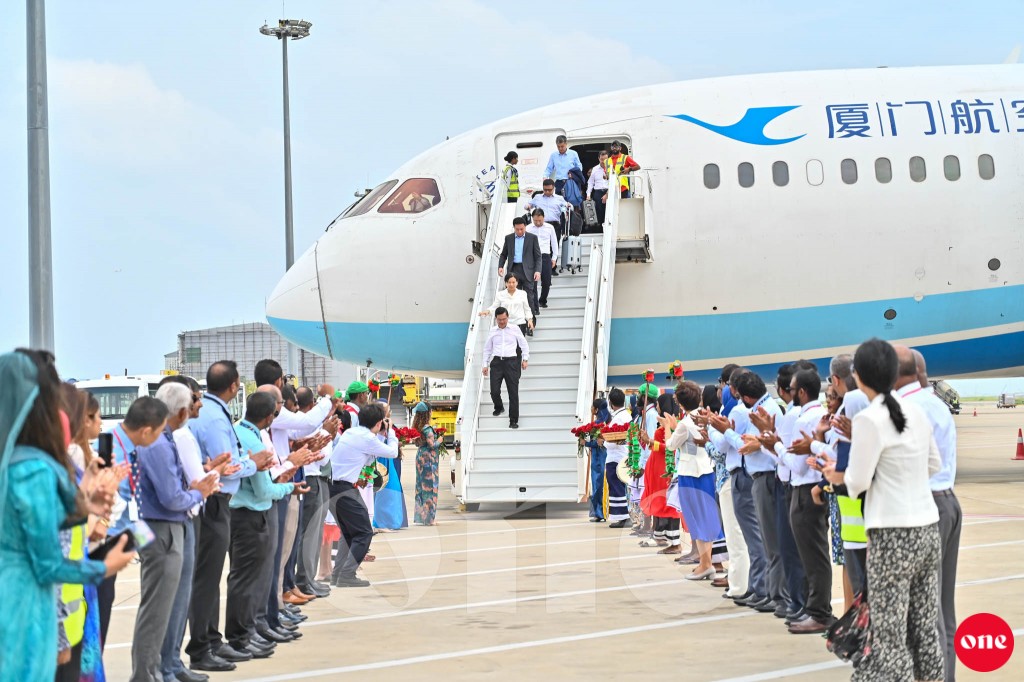 December in feshigen airport tax bodu kuran majilis in faaskoffi