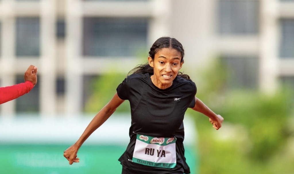 Ru'ya, 22 aharuvee junior 100 meter record muguraalaifi