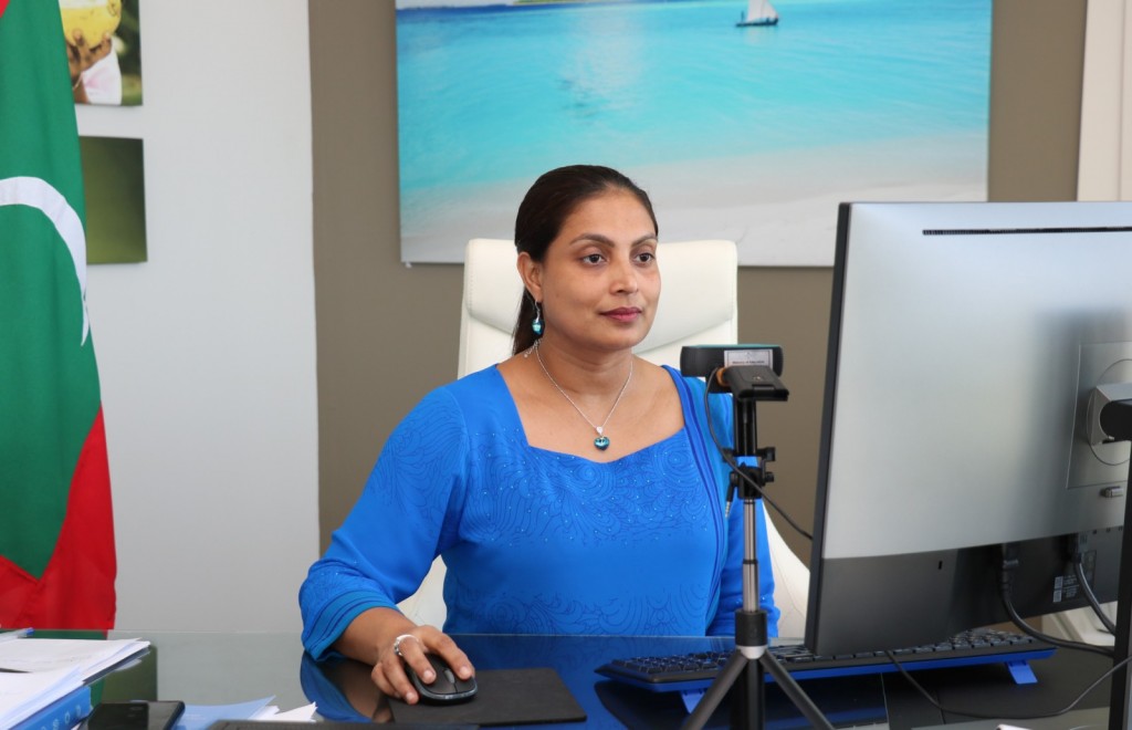 Majileehah haazirukoh suvaalukuran hushahalhaafai vaniko Maduvvari School ah principal aku hoadhan iulaanukohffi