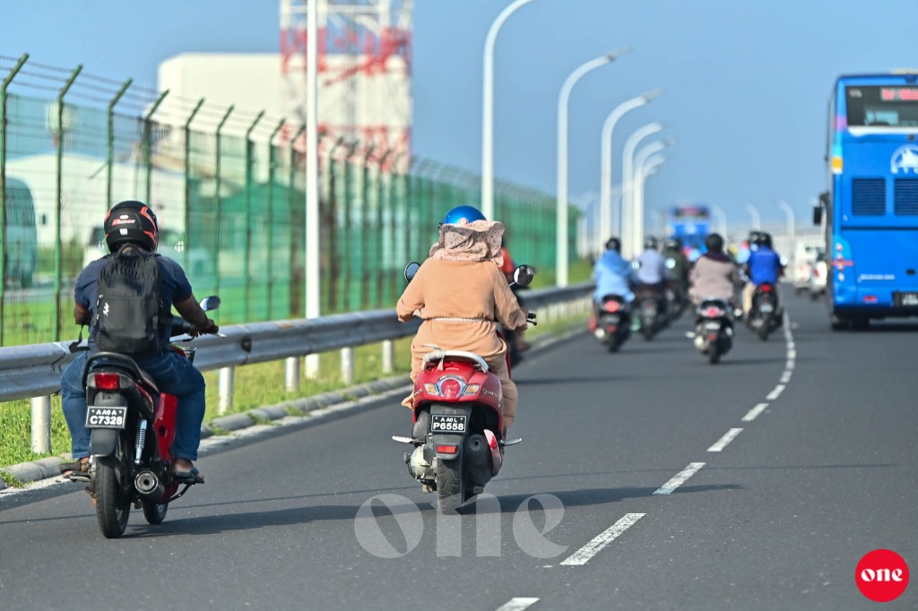 Sinamale’ bridge gai nurakkaatheri accident eh, aniyaavi ekakuge haalu serious