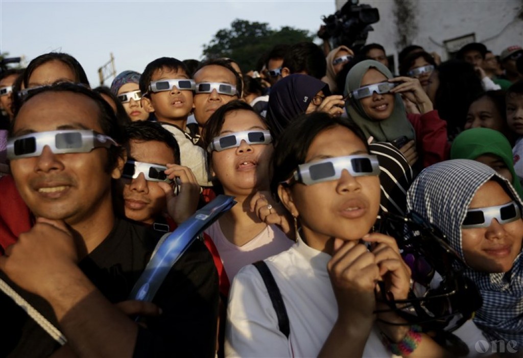Safety measures in viewing the solar eclipse