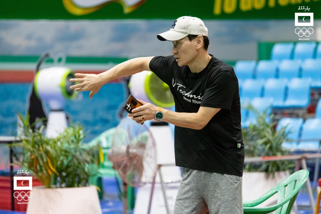 Thajuribaa bodu coach ehge ehee aai International gina furusathu thakaaeku Badminton team ah kurierumaai ithubaaru