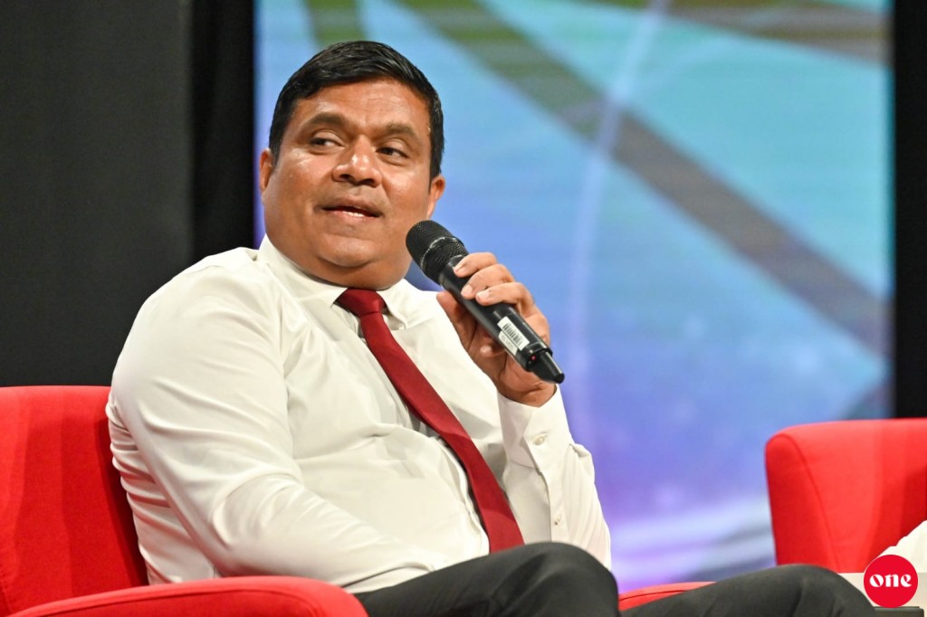 Sahha noon gothugai dhookohffai huri domainthah sahha kurumuge furusathu hulhuvaalanee