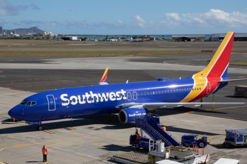 America ge Southwest airline ge flight eh furan thayyaaruvanikoh vazaneh araifi