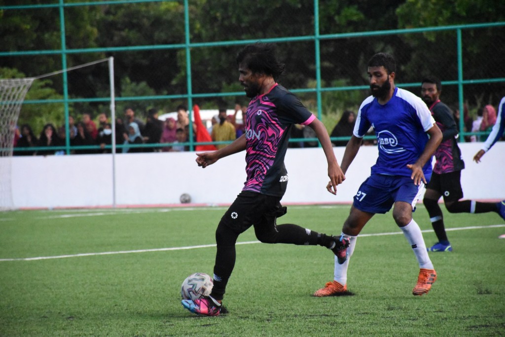 Point akaa eku Goalhi ah maayooskan, Maabaidhoo Semi aa gaathah