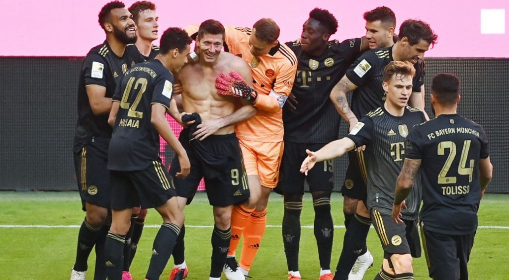 Fahu sikunthugai goal jahai, 49 aharuvee record Lewandowski muguraalaifi