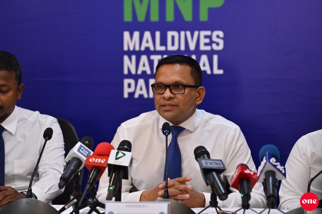 Nizaamu ge mashvaraa ah Nasheed dhauvathu dhehvi, gotheh ninmaanee mashvaraa ah fahu: Nazim
